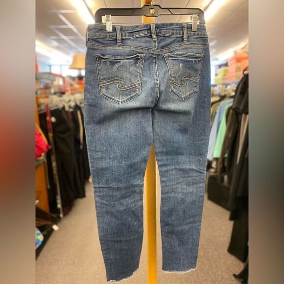 Silver Ladies 31x27 Distressed Jeans - Picture 1 of 3